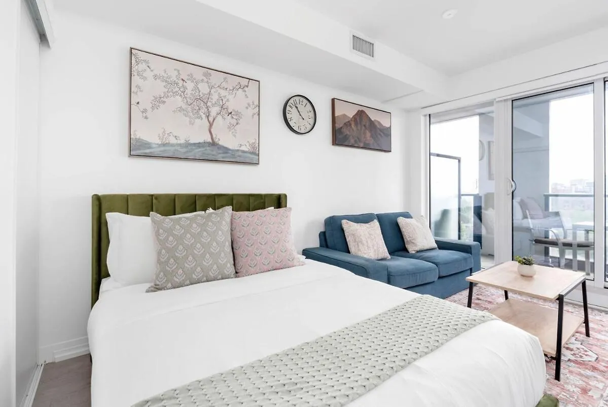 Chic Studio By Eaton Centre Toronto Apartment