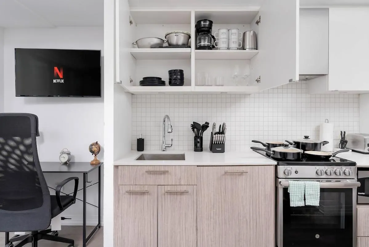Apartment Chic Studio By Eaton Centre Toronto Canada