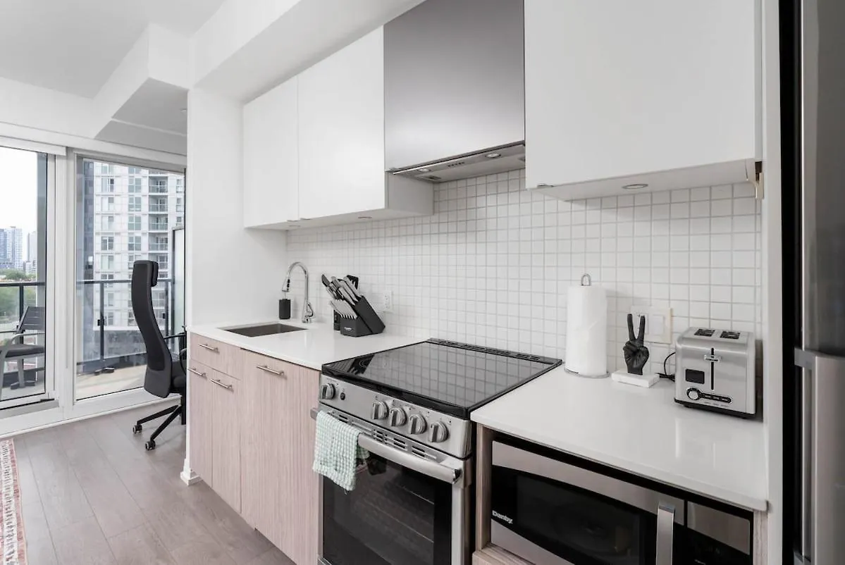 Chic Studio By Eaton Centre Toronto Apartment